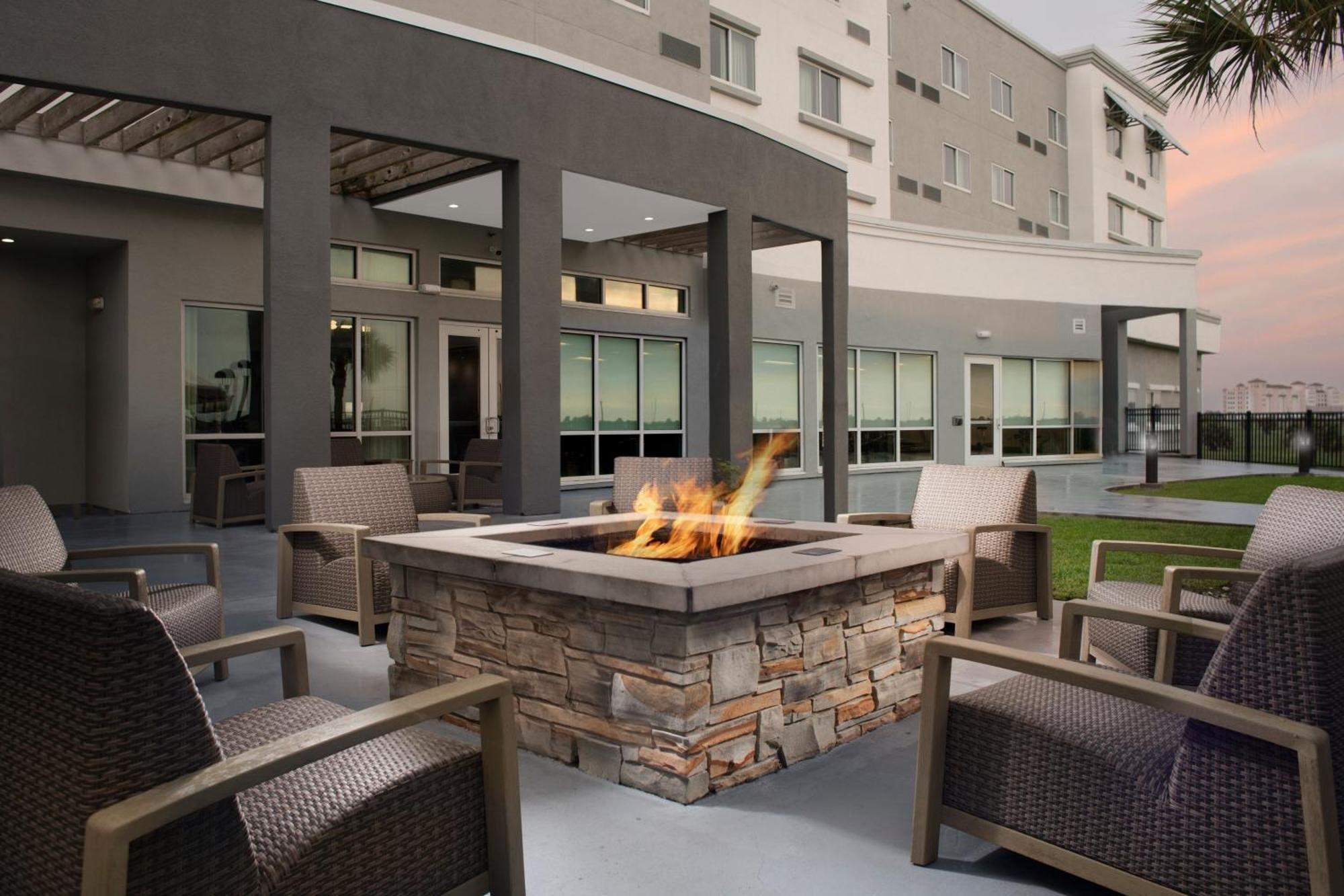 Hotel Courtyard By Marriott Galveston Island Exterior foto